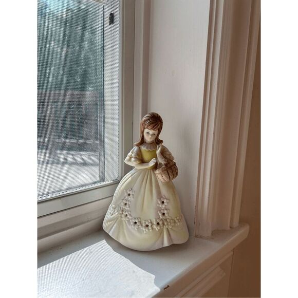 Vintage Ardalt Verithin Lenwile Fine China Pomander Scent Holder Figurine Girl w - Picture 2 of 8